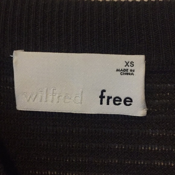 Aritzia Lolan sweater - Picture 5 of 6